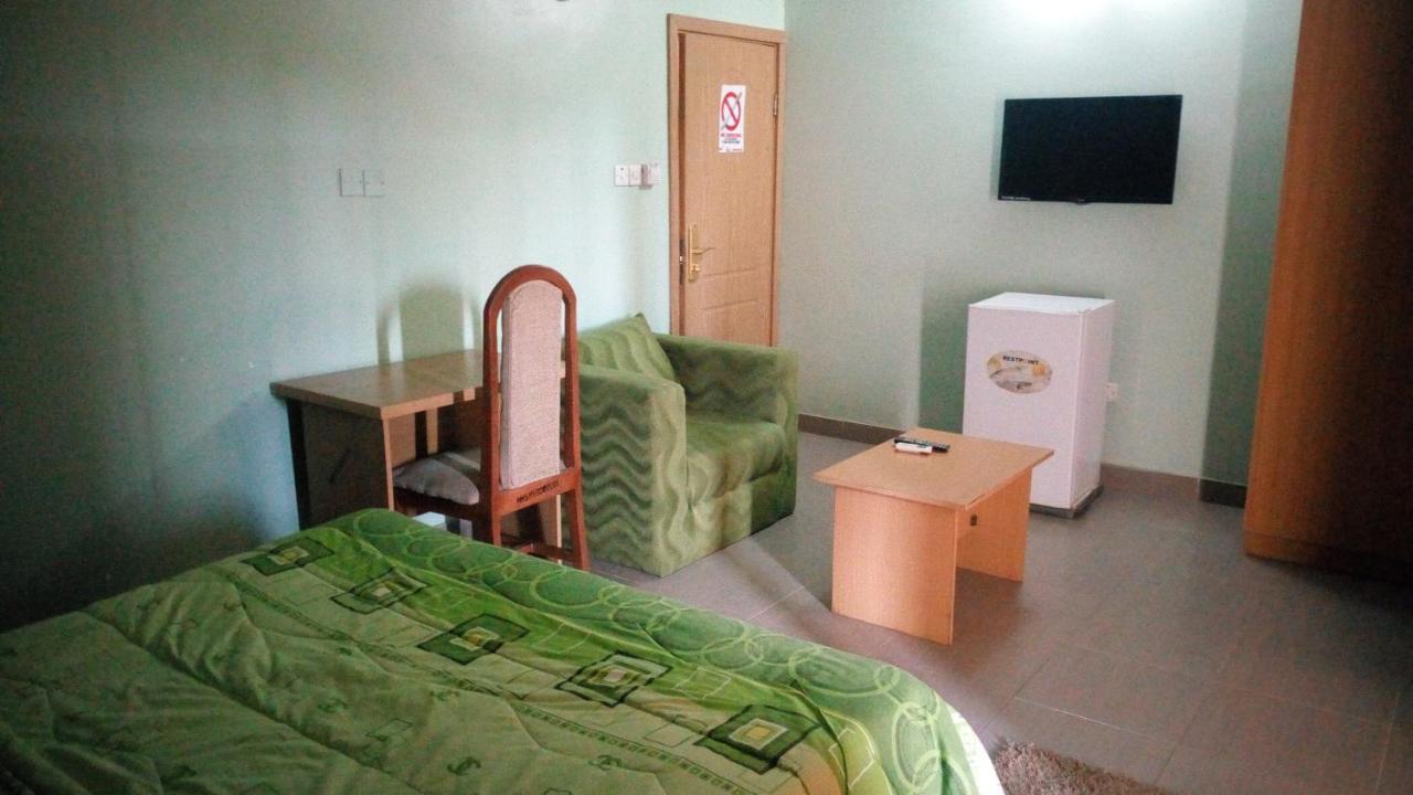 Mataan Hotel And Suites Ibadan Kültér fotó